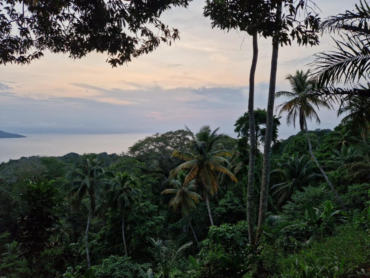 World'S View Wild Camping Salaszoi, Principe Island Santo António Esterno foto